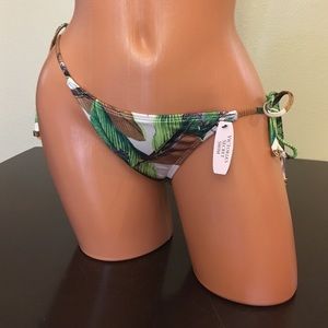 Victoria's Secret The Skimpy String bottoms Size S