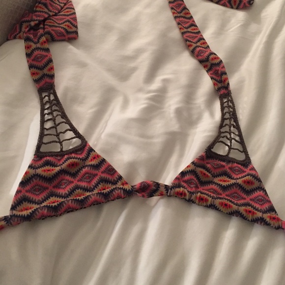 Acacia bikini top
