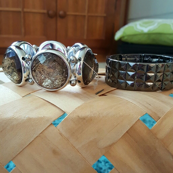 2 STRETCH BRACELETS..