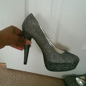 Women's shoes never worn