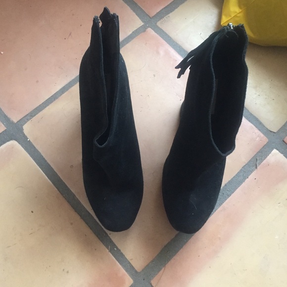 Steve Madden suede Bootie