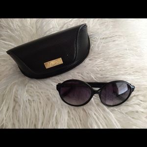 NWT Oscar de la Renta sunglasses