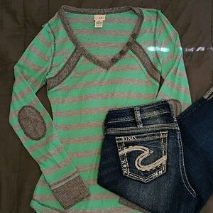 **SOLD** Buckle Daytrip