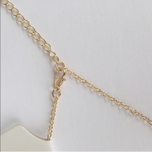 • Trend Hoopbar Necklace • - Picture 3 of 4