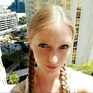 Meet your Posher, Alybeth