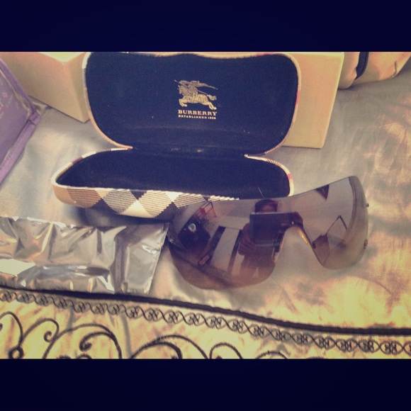 100% authentic Burberry glasses