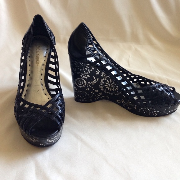 Caged wedges