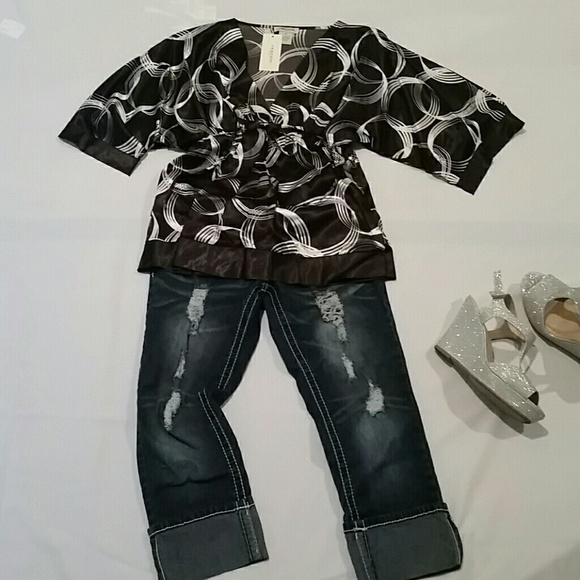 Vertigo Paris V-neck blouse