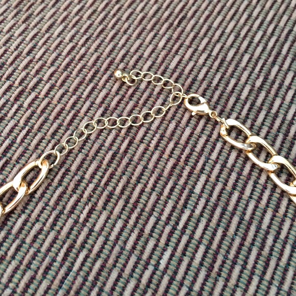 🍍SOLD🍍Coral Floral Statement Necklace - Picture 4 of 4