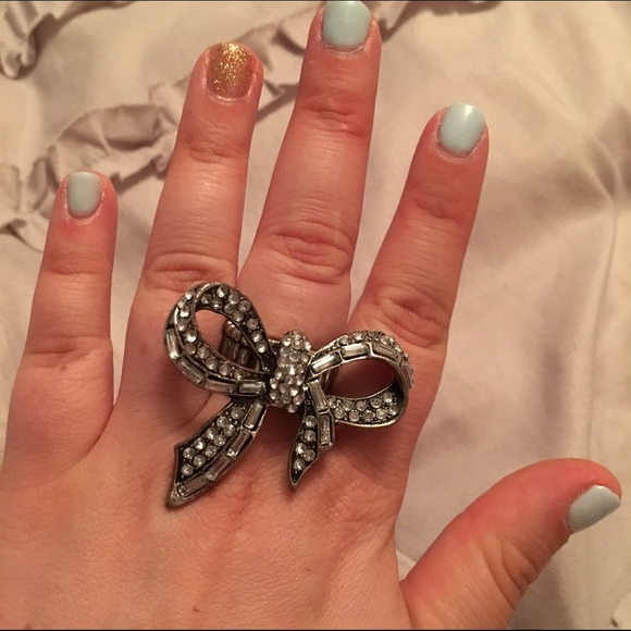 Costume Bling Bow Stretch Ring