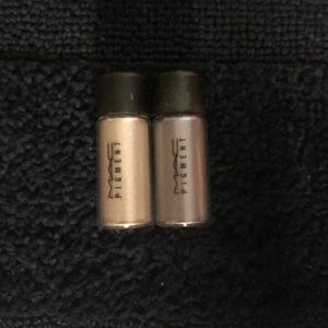 Mac silver pigment and blue/purple pigment