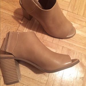 Candie's Nude Peep Toed Heels