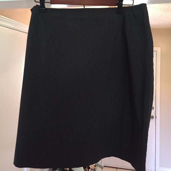 Gray skirt with back zipper. Excellent condition!