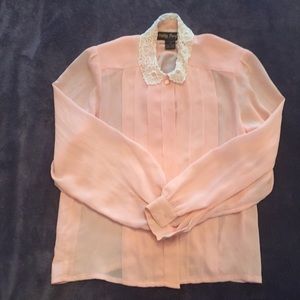 ‼️MUST GO‼️ CUTE VINTAGE PINK BLOUSE