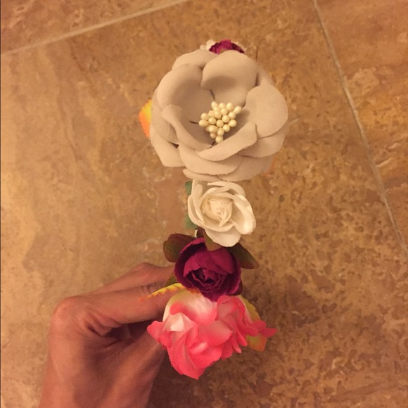 Lovely Gingham Flower Crown - Picture 4 of 4