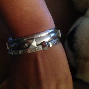 NWT Silver Tone Pyramid Stud Bracelet