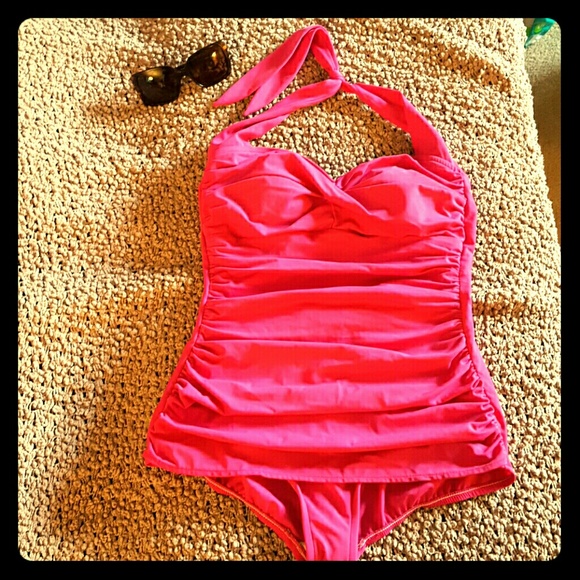 Slimming pinup style one peice, sz med