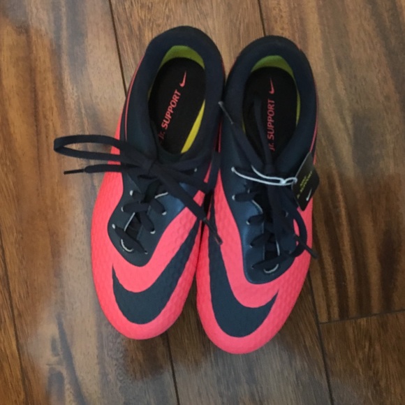 Nike cleats men's 4.5 - Picture 2 of 4