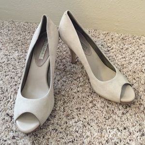 Suede peep toe pumps
