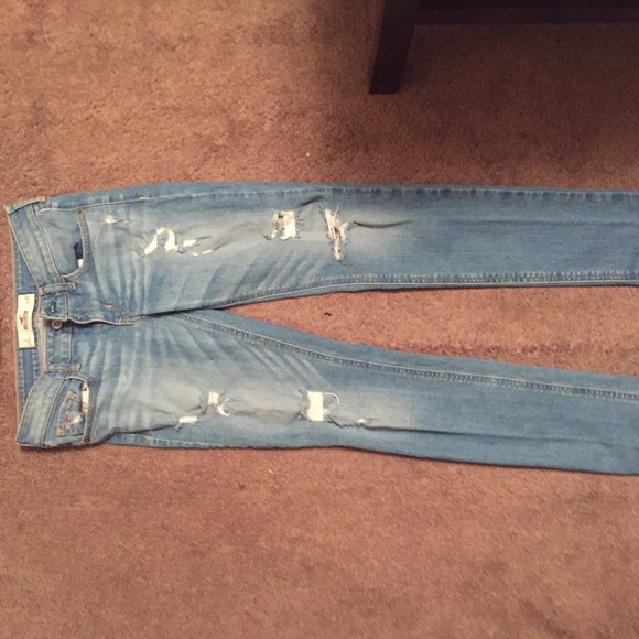 Light Wash Ripped Jeans