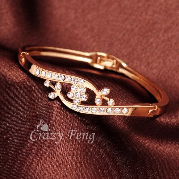 Jewelry - Rose Gold plated 🌺Austrian crystal  Bangle
