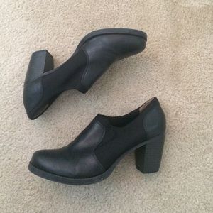 Naturalizer heel booties
