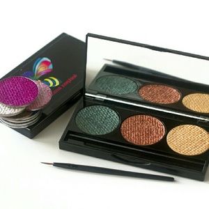 Custom organic eyeshadow palettes