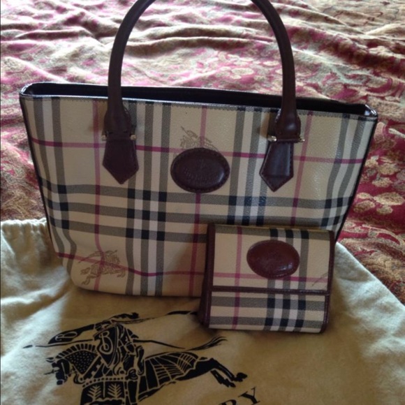 Auntentic Burberry bag with Wallet
