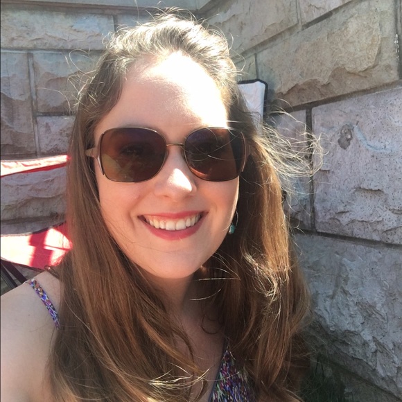 Meet your Posher, Rebekah