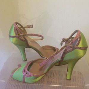 Pravda shoes never worn