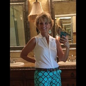 Meet your Posher, Nesa