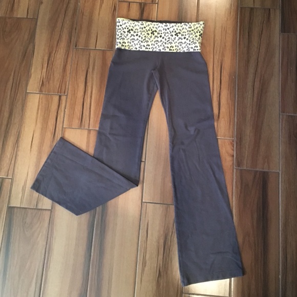 Victoria's Secret Pants - ❌SALE❌VSX yoga pants by Victoria's Secret