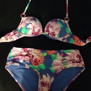 Floral push up bikini