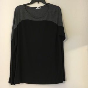 Simply Vera Black and Grey Color Block Top-XL