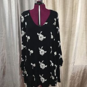 Free People Black/White Dress. Size Medium