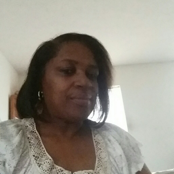 Meet your Posher, Bobbye - Picture 1 of 1