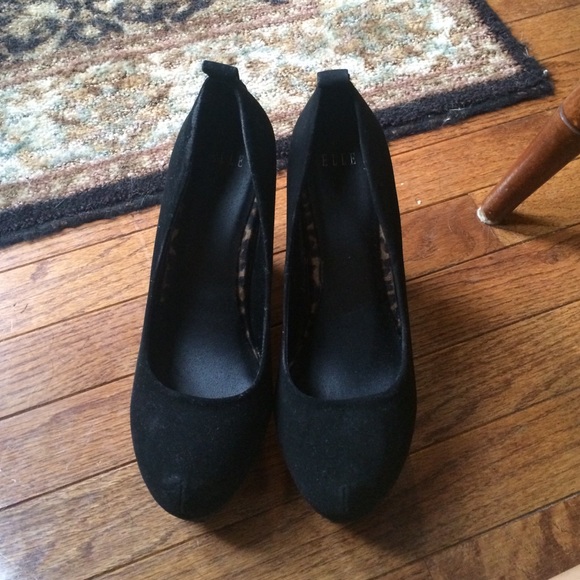 Elle black wedge heels