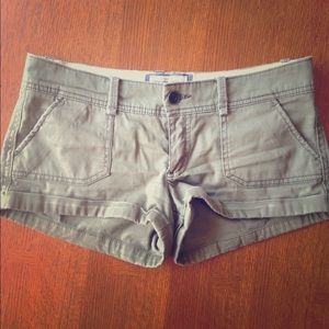 Abercrombie olive green shorts