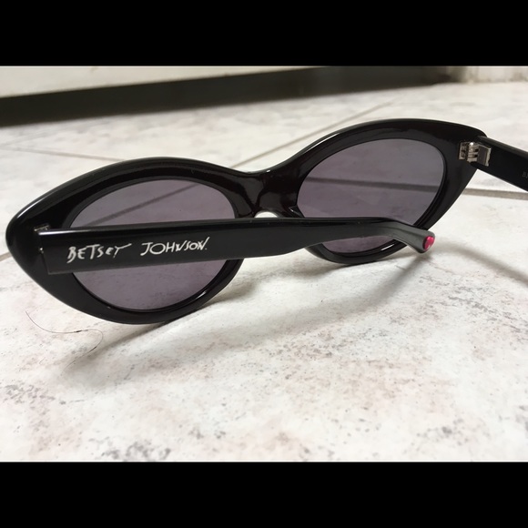 Betsey Johnson Cay Eye Sunglasses