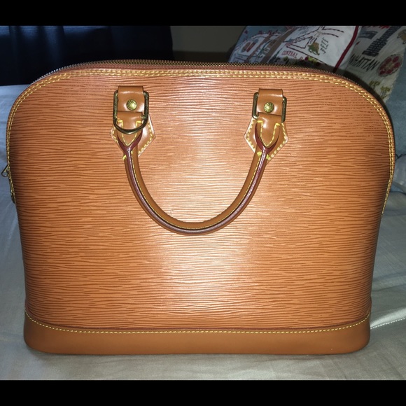 Vintage Louis Vuitton Tan Epi Alma