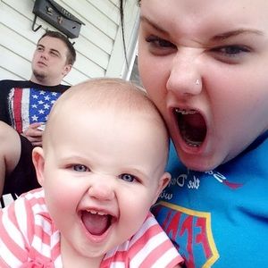 Meet your Posher, Chloe