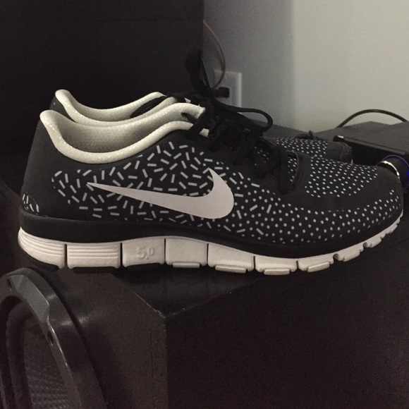 Nike Tennis Shoes