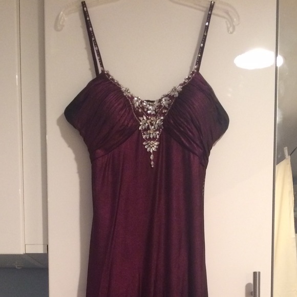 Beautiful Purple Evening Gown - Picture 3 of 3