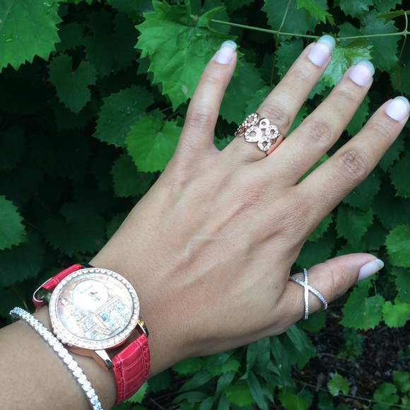 Beautiful Watch With Design of Paris - Picture 4 of 4