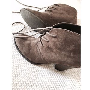 🆕 MIA laced booties