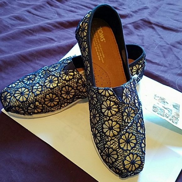 NEW! Navy and gold TOMS