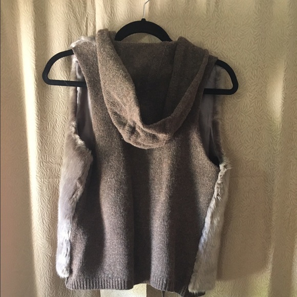 YA, faux fur vest - Picture 3 of 3