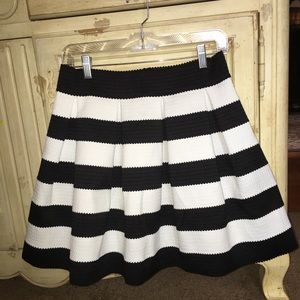 Black and white Express flare skirt