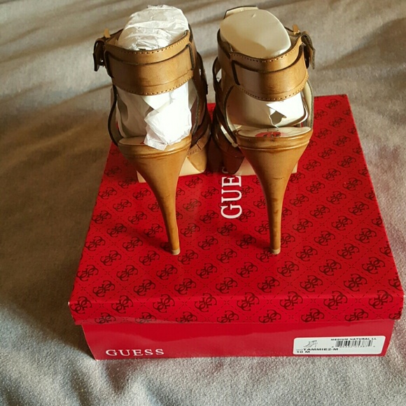 Tan Guess Pump Sz 10 - Picture 4 of 4