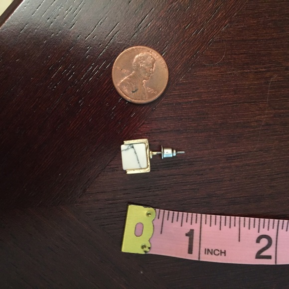 LAST PAIR❗️HP🎉 Marble Square Studs - Picture 3 of 3